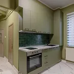 Square 1br - Balcony & Church Views * 布加勒斯特