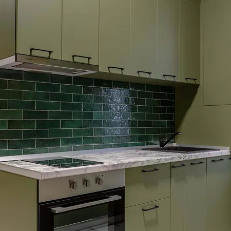 Square 1br - Balcony & Church Views Apartment Bukarest