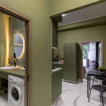 Square 1br - Balcony & Church Views * Bukareszt